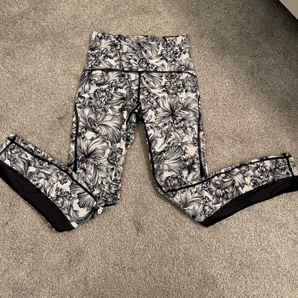 Lululemon Train Times leggings